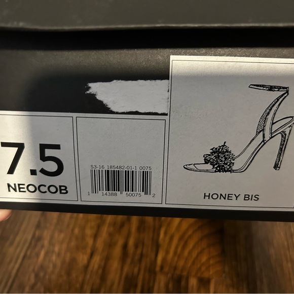 Banana Republic Fringe Heel - Picture 3 of 3